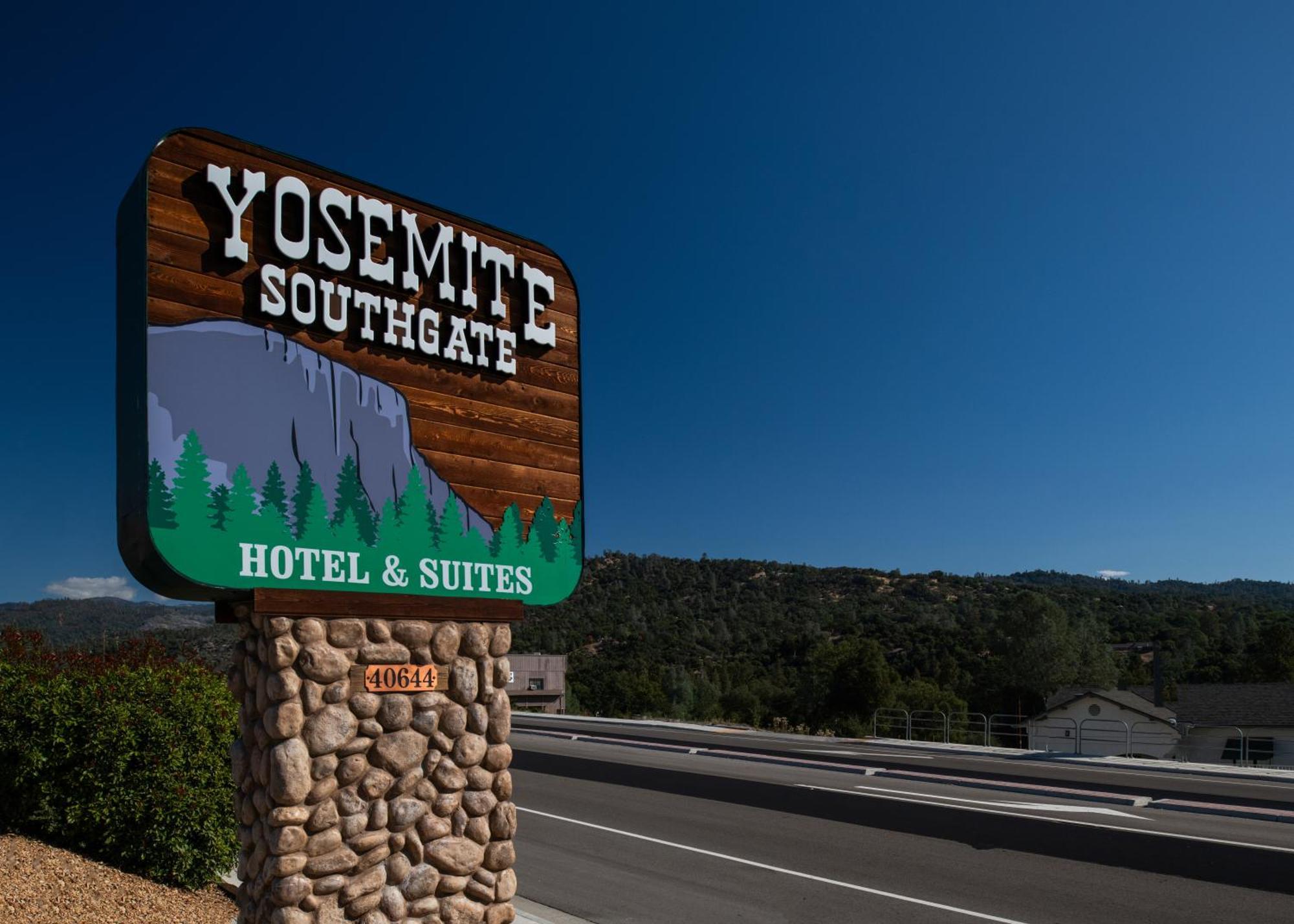 Yosemite Southgate Hotel & Suites Oakhurst Exterior photo